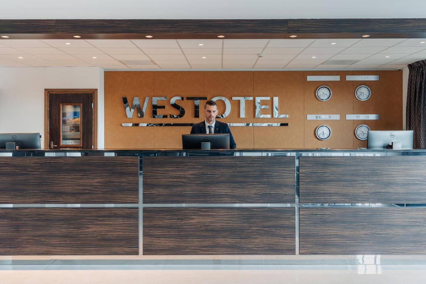 Westotel Taverny - Paris Val-D'Oise Экстерьер фото